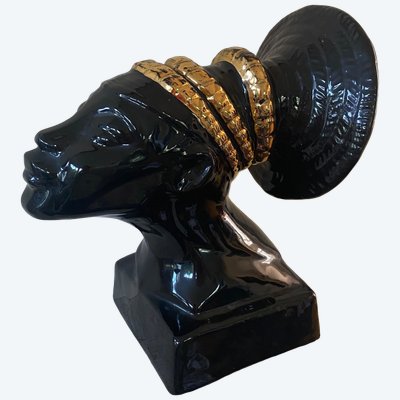 A. Fazio. Vallauris. Skulptur aus schwarz und gold glasierter Keramik. Mangbetu-Frau. 