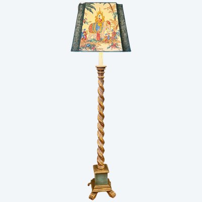 Lackierte, gedrehte Holz-Stehlampe, Höhe 175 cm