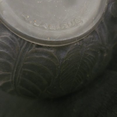René Lalique - Vase " sauge " en verre soufflé moulé patiné gris, créé en 1923 par R. Lalique