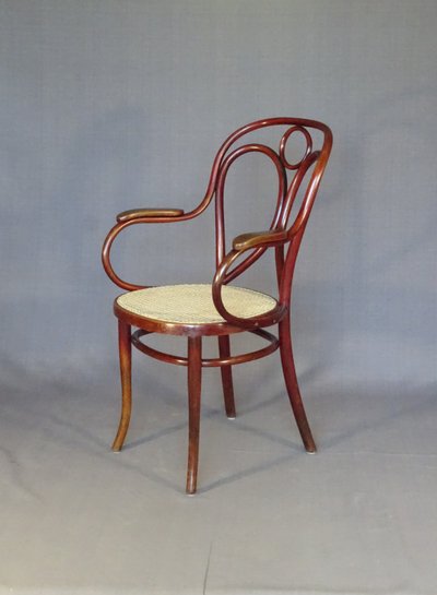 Fauteuil Thonet N°19 canné neuf , prêt à servir- Vers 1905 -