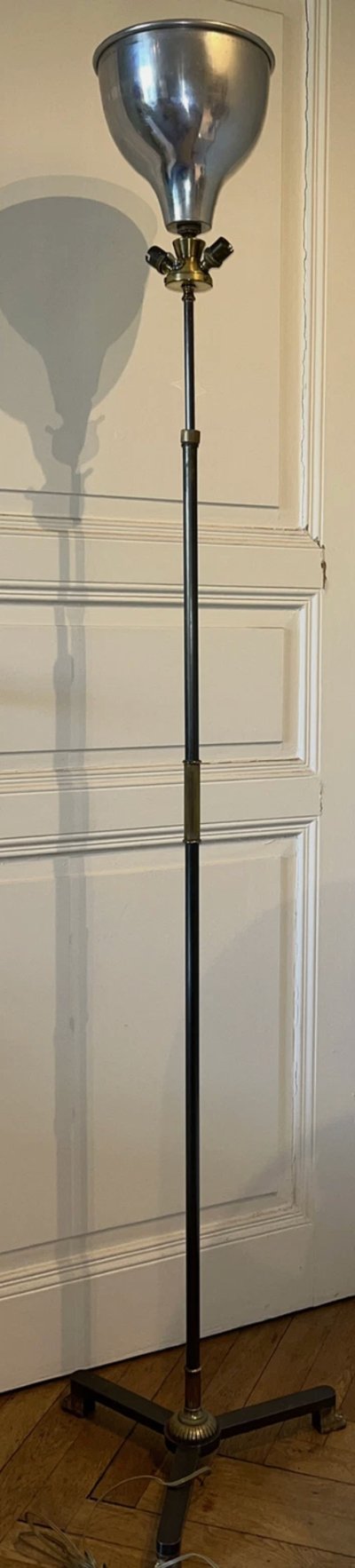 Guy LEFEVRE for Maison JANSEN, Neoclassical style bronze floor lamp