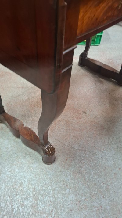 Schreibtisch im Empire-Stil aus Mahagoni