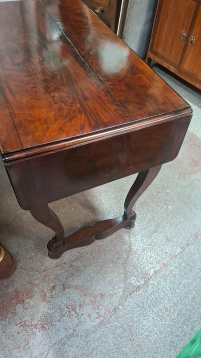 Schreibtisch im Empire-Stil aus Mahagoni