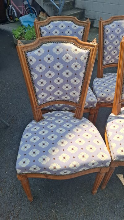 6 Stühle im Louis-XVI-Stil
