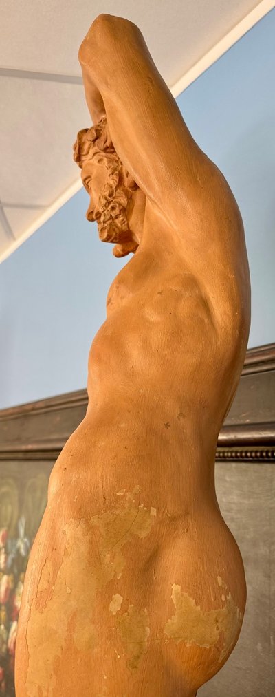 Ein Paar große Terrakotta-Statuen