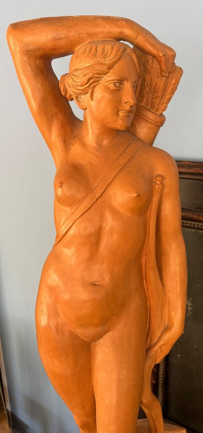 Ein Paar große Terrakotta-Statuen