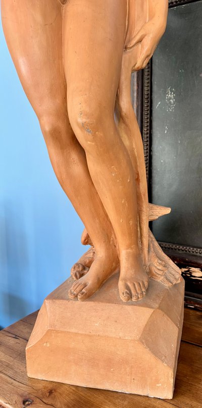 Ein Paar große Terrakotta-Statuen