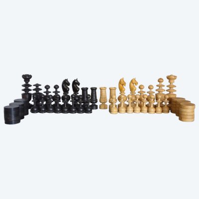 Early 19th-century chess set made of turned and carved boxwood—the perfect complement to a backgammon table