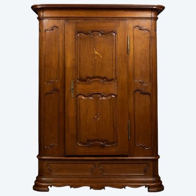 ARMOIRE BONNETIÈRE ANCIENNE EN MERISIER ET MARQUÉTERIE – STYLE LOUIS XIV