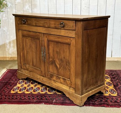 Early 20th century chestnut sideboard