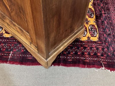 Early 20th century chestnut sideboard