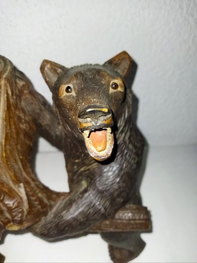 CURIOSITÉ Serviteur De Table Porte-bouteille Bois sculpté "Aux Ours" Dans Le Gout De La Foret-Noire
