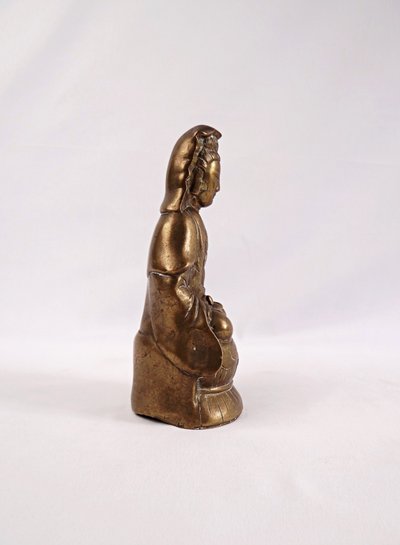 Gilded bronze Guanyin statue, chiseled, early 20th-century Chinese religious craftsmanship