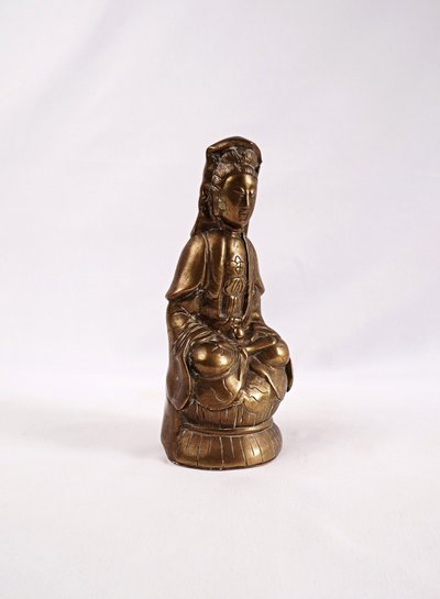 Gilded bronze Guanyin statue, chiseled, early 20th-century Chinese religious craftsmanship