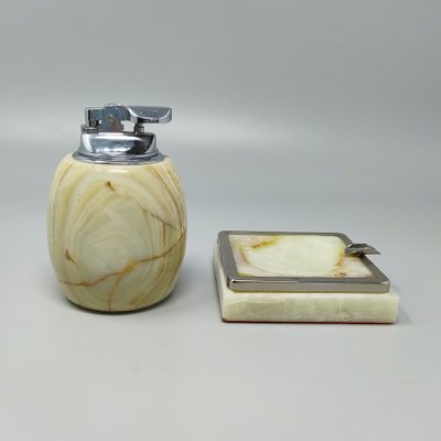Set da fumo in onice e cromo in stile Mid-Century Modern italiano, composto da accendino da tavolo e posacenere, 1960