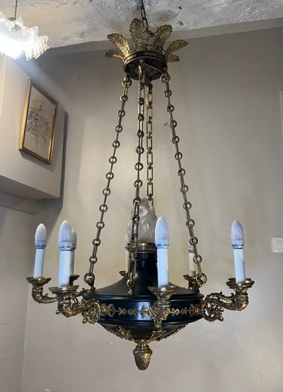 Großer Kronleuchter im Empire-Stil