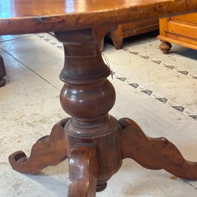 Antique round Louis Philippe sailboat table, 19th century, walnut. Dimensions: 134 cm, H 80 cm, tabletop 2 cm thick  