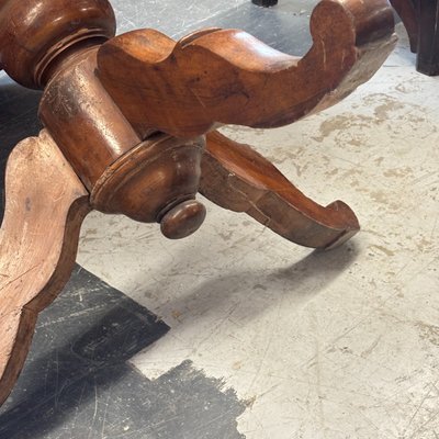 Antique round Louis Philippe sailboat table, 19th century, walnut. Dimensions: 134 cm, H 80 cm, tabletop 2 cm thick  