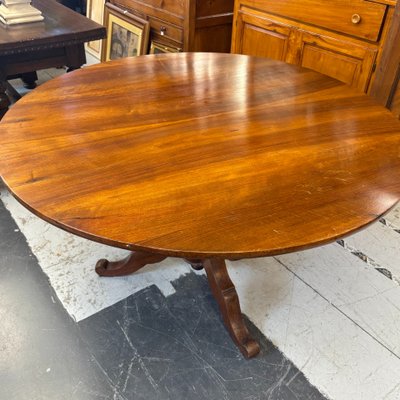 Antique round Louis Philippe sailboat table, 19th century, walnut. Dimensions: 134 cm, H 80 cm, tabletop 2 cm thick  