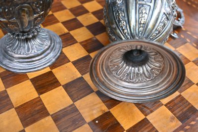 Paire de vase en métal plaqué de style Baroque du XVIII