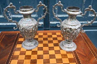 Paire de vase en métal plaqué de style Baroque du XVIII