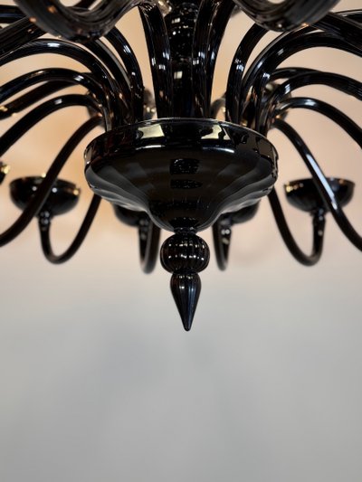 Lustre vénitien en verre de Murano noir, 28 feux de lumière, fin du XXème siècle