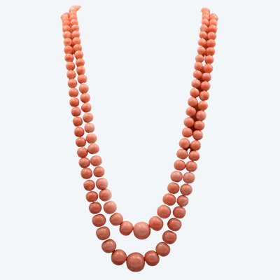 Italian double-strand necklace in salmon-red coral with a diamond clasp