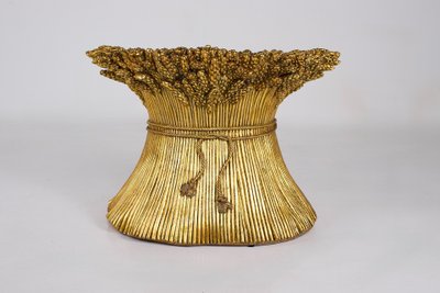 Petite table d'appoint dorée , Italie, année 70.