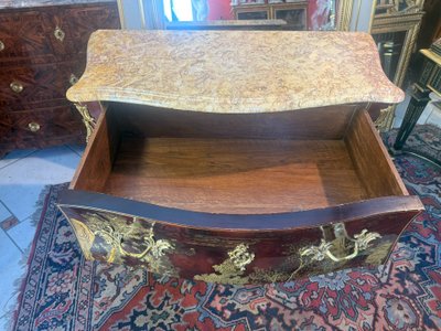 KOMMODE IM LOUIS-XV-STIL MIT CHINESISCHER LACKIERUNG