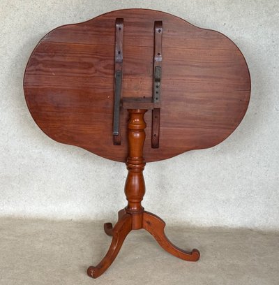 Tavolino laterale per violino