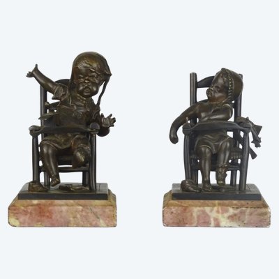 Paire de Serres-Livres aux Enfants - Bronze Patinés sur Marbre - Fin XIXème, Début XXème.