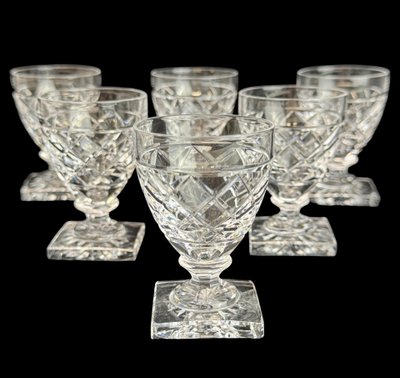 Val Saint Lambert modèle Gondole taille Losange - Verre à liqueur. 