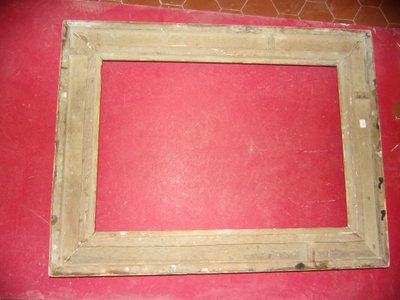 Cornice del XIX secolo in legno dorato.