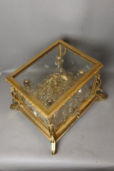 CAVE A LIQUEUR NAPOLEON III EN BRONZE DORE