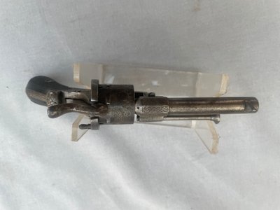 PINBOLT REVOLVER