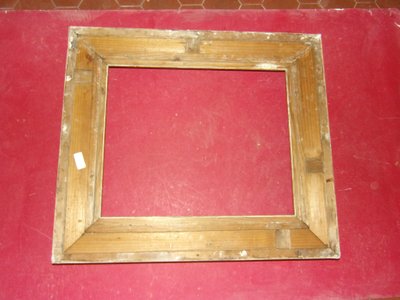 Cornice del XIX secolo in legno dorato.