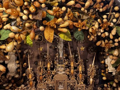 Reliquaire paperolles en forme d’autel - XIXe