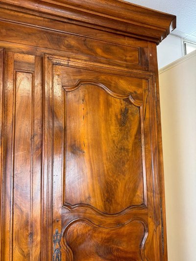 LXV CABINET (18TH CENTURY) IN SOLID WALNUT