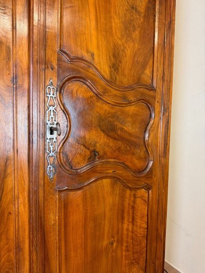 LXV CABINET (18TH CENTURY) IN SOLID WALNUT