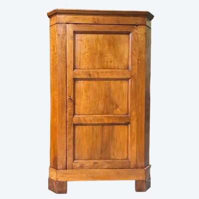 Ancien et splendide meuble d'angle toscan du début du XIXe siècle, en noyer massif, restauré et fini à la cire d'abeille.