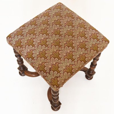 Sgabello in noce in stile Luigi XIV