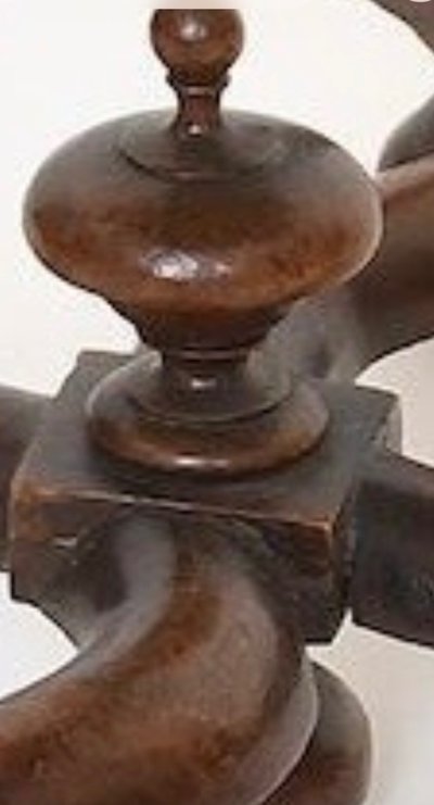 Sgabello in noce in stile Luigi XIV