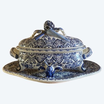 Imposante Delfter Terrine mit Ständer – Barockstil, um 1930