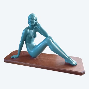 Art deco woman sculpture