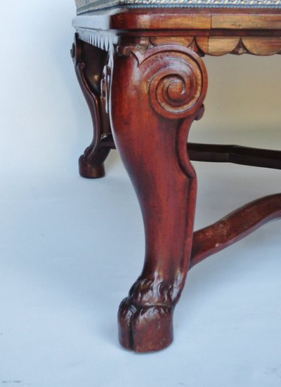 Panchina in stile Regency.