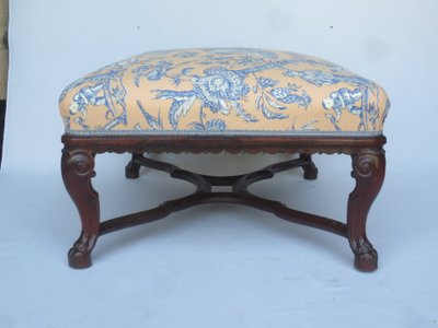 Panchina in stile Regency.