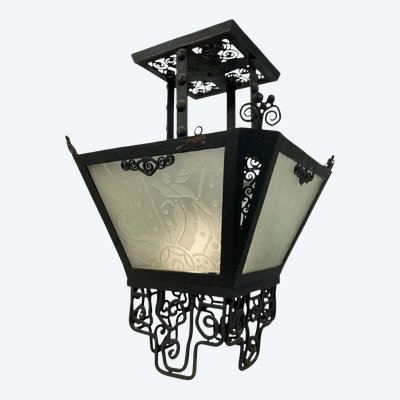 Charming Art Deco lantern circa 1925/1930 in wrought iron with frosted and engraved glass