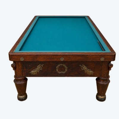 BILLARD FRANÇAIS D’ÉPOQUE EMPIRE EN ACAJOU, REPOSANT SUR QUATRE PIEDS EN GAINE À BASE BAGUÉE