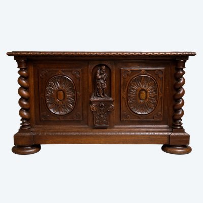 Carved wooden chest with twisted columns – Renaissance style 