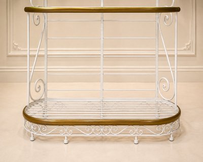 Scaffale da panettiere – Stile Belle Époque – Ferro laccato bianco e ottone